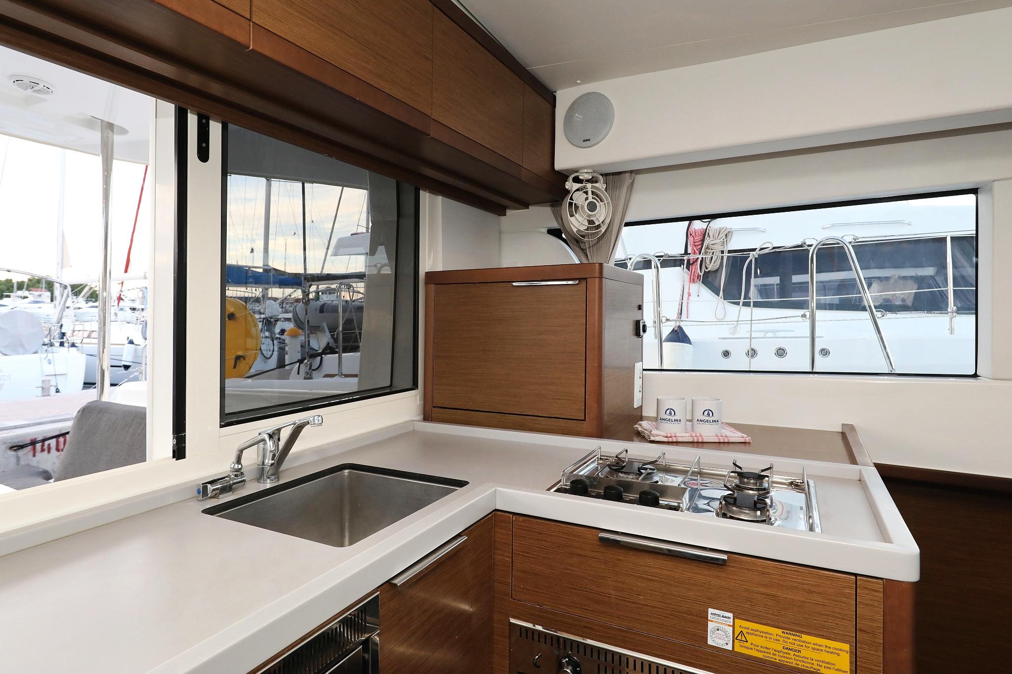 Lagoon 40 - 4 + 2 cab, picture 17