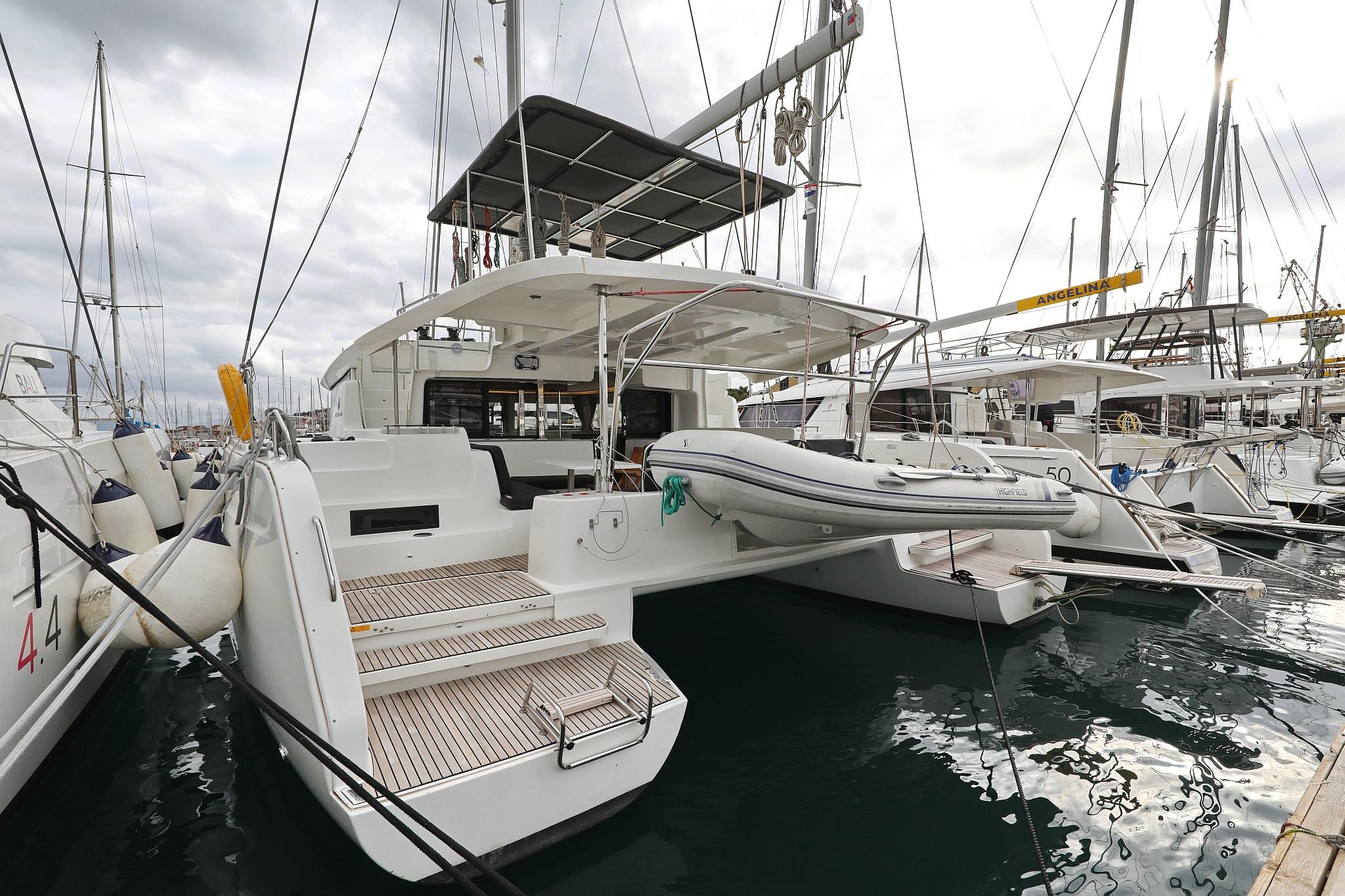 Lagoon 46 - 4 + 2 cab., picture 3