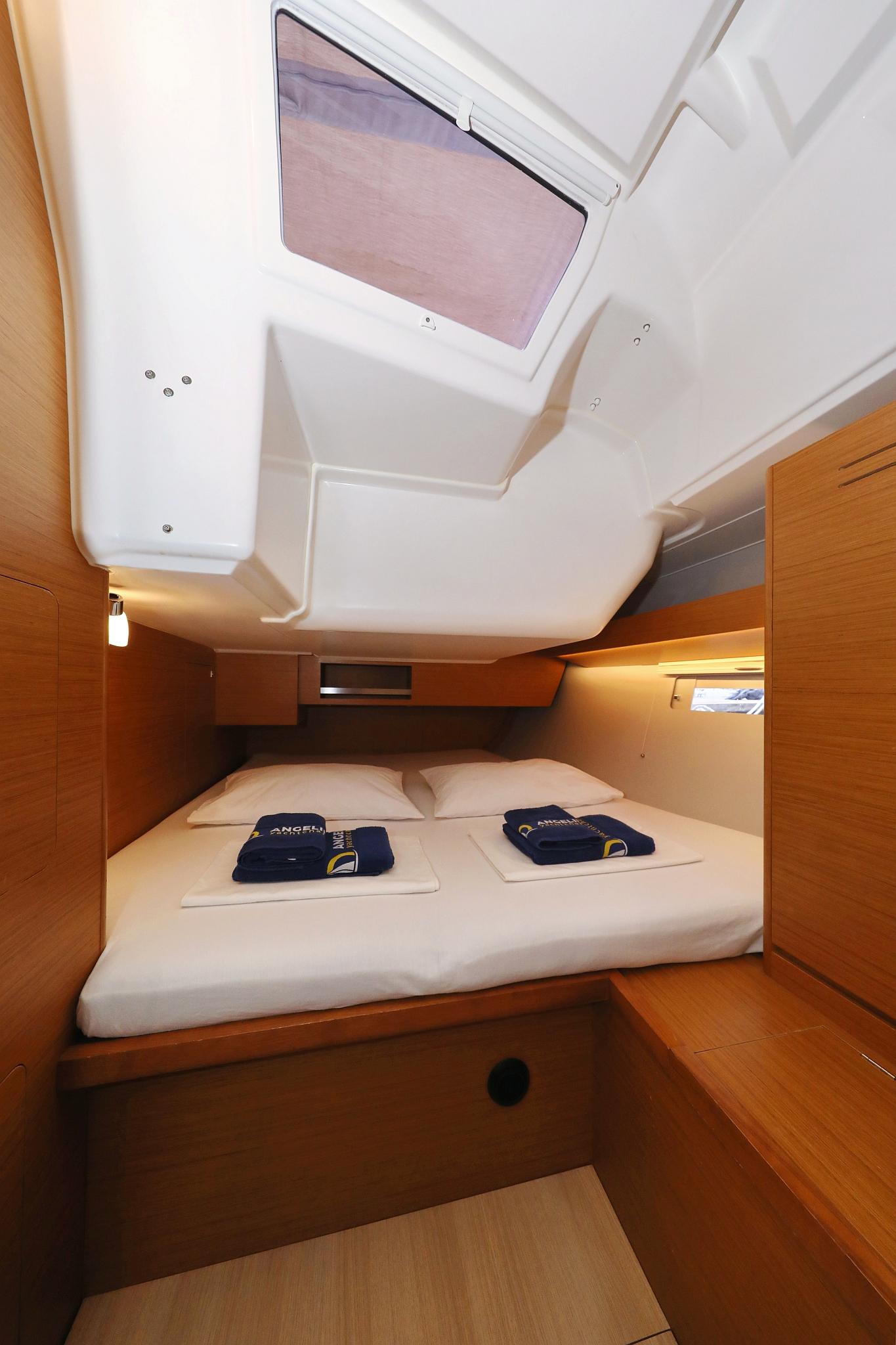 Dufour 430 - 3 cab., picture 26