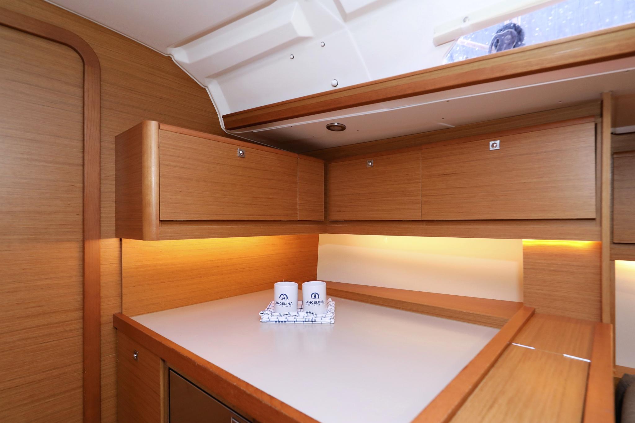 Dufour 430 - 3 cab., picture 44