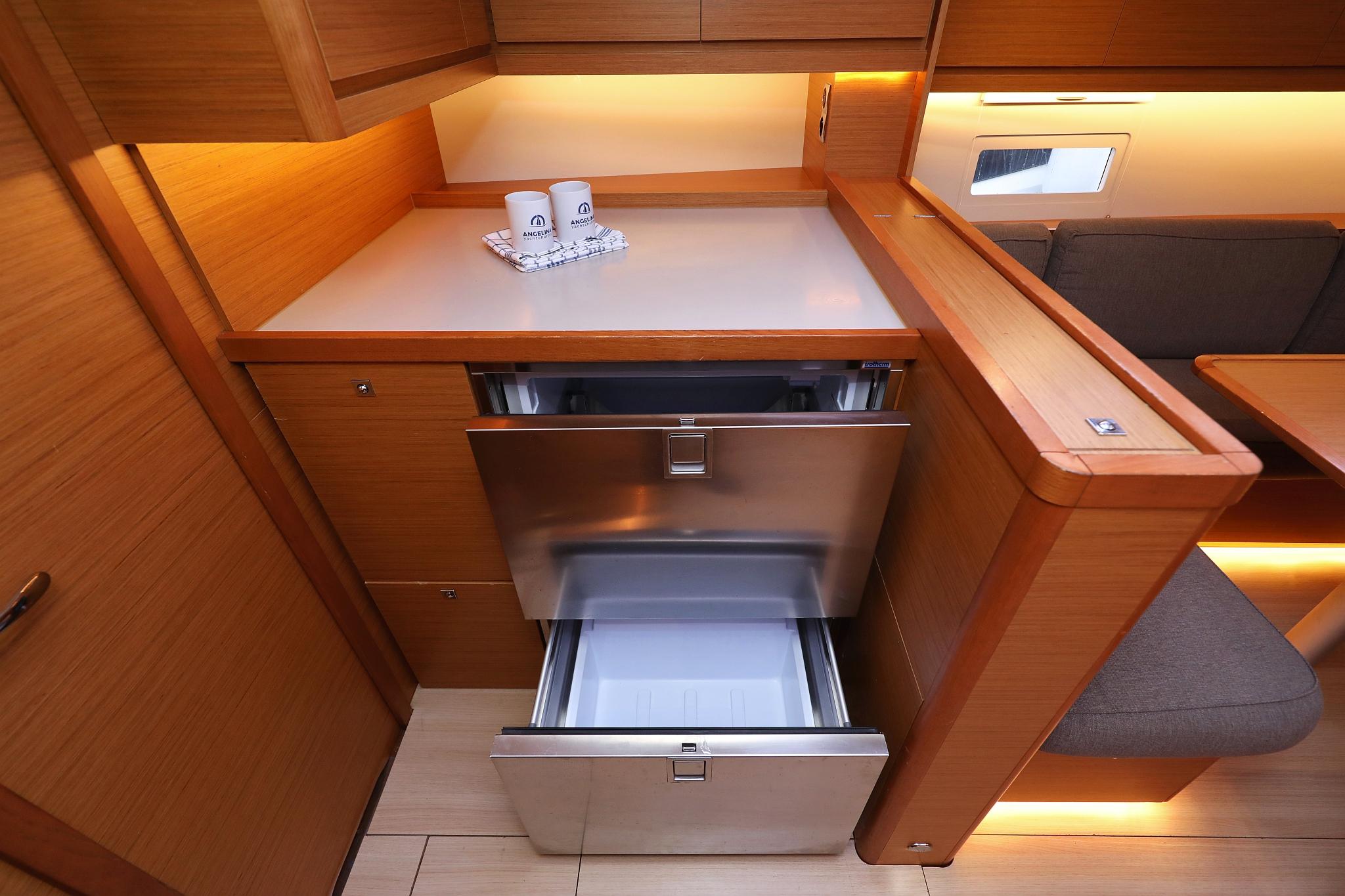 Dufour 430 - 3 cab., picture 20