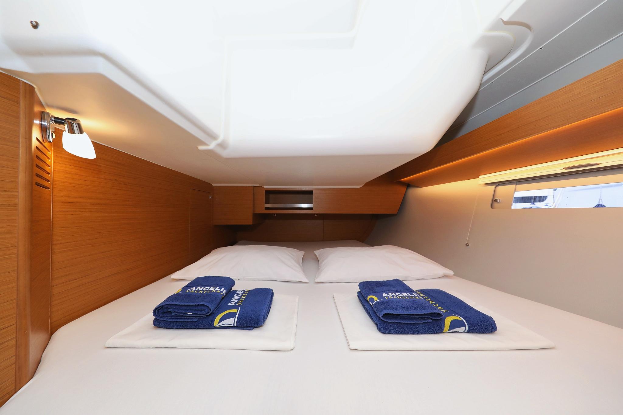 Dufour 430 - 3 cab., picture 28