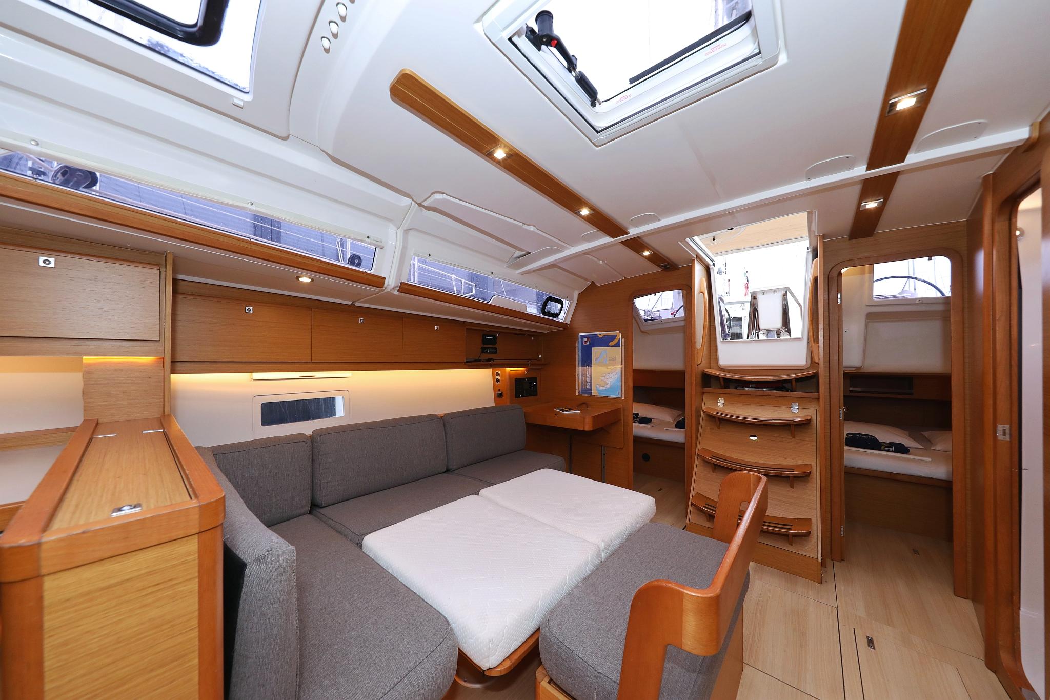Dufour 430 - 3 cab., picture 48