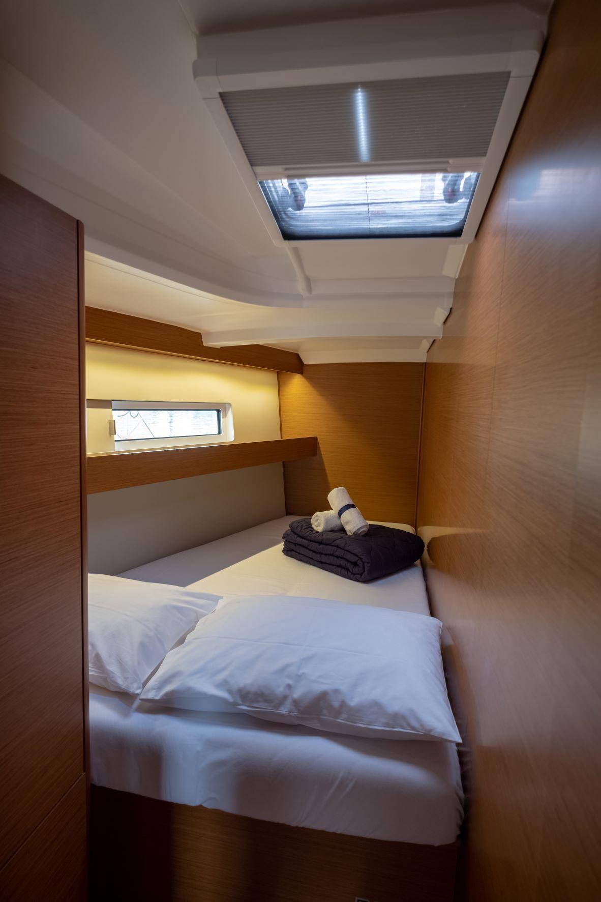 Sun Odyssey 440 - 4 cab., picture 16