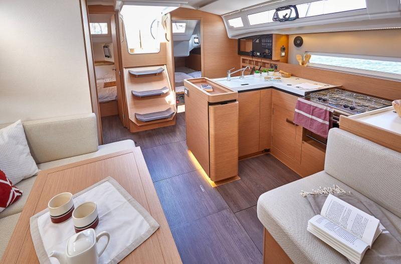 Sun Odyssey 410 - 3 cab., picture 4