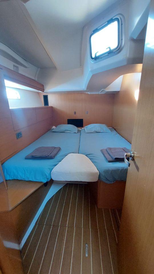 Jeanneau 53 - 5 cab. - Madeleine, picture 12