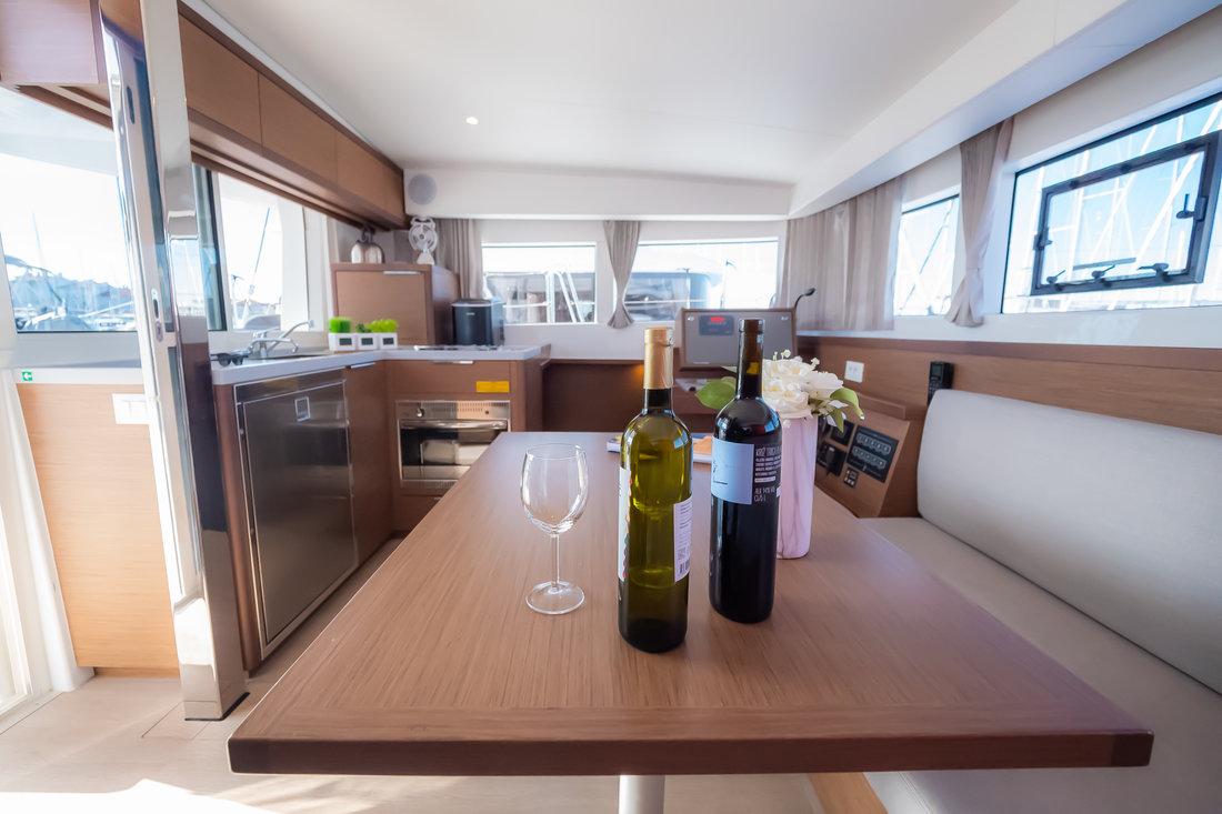 Lagoon 40 - 4 + 2 cab, picture 8