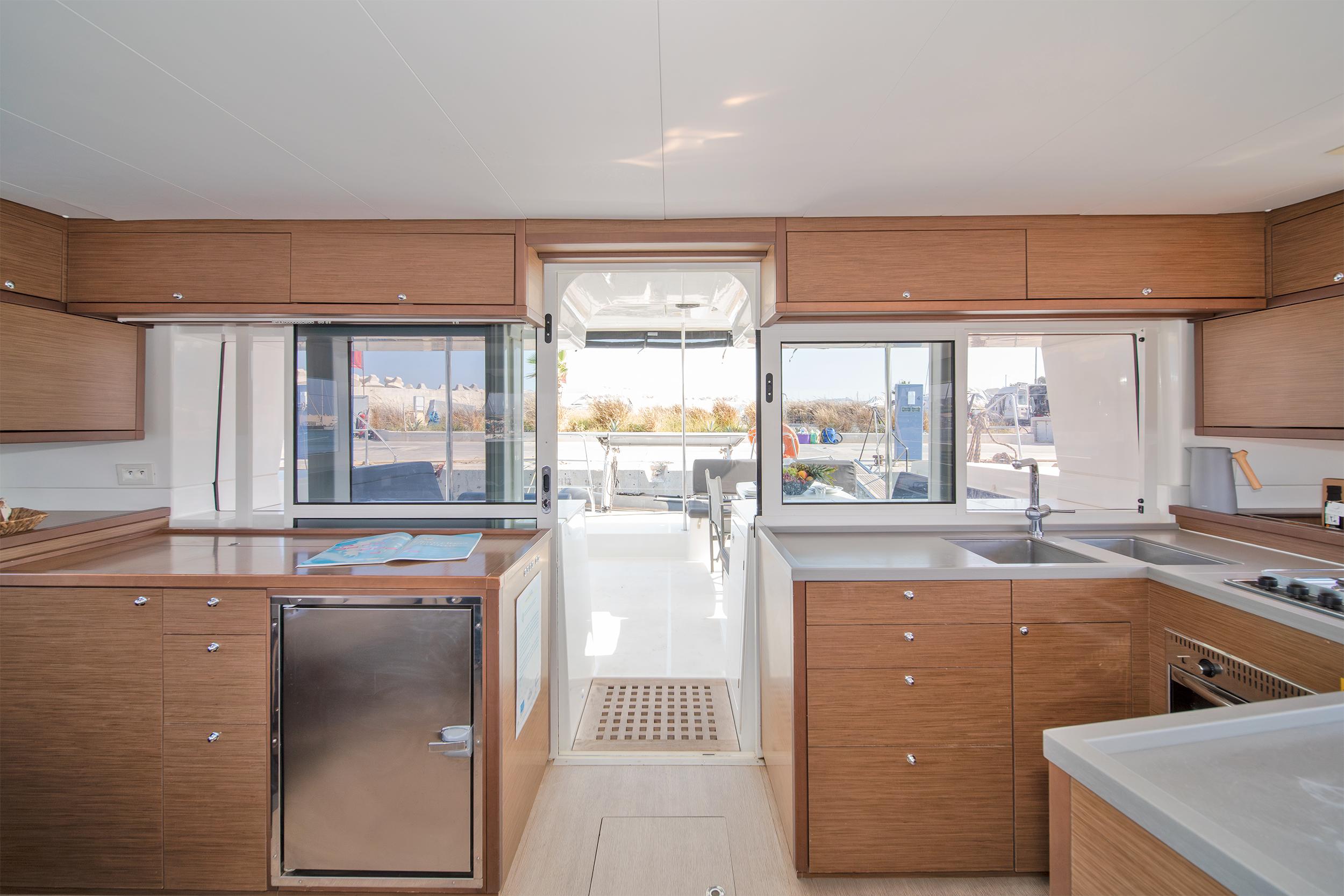 Lagoon 450 F - 4 + 2 cab., picture 12