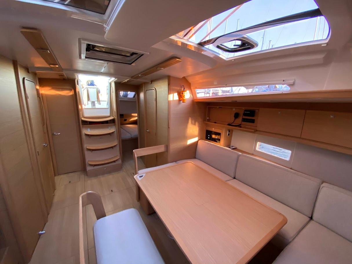 Dufour 430 GL, picture 4