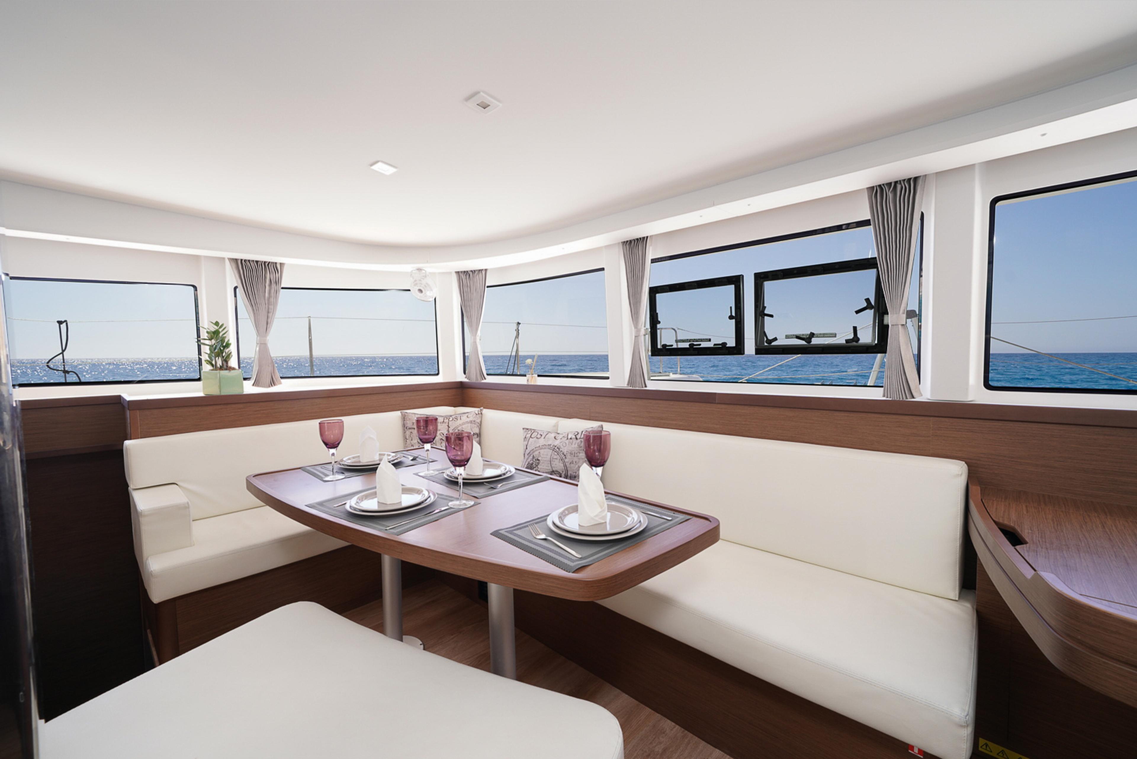 Lagoon 42 - 4 + 2 cab., picture 3