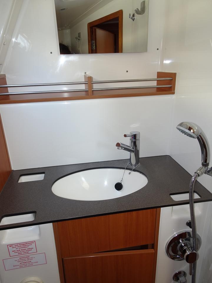 Bavaria Cruiser 36, picture 13