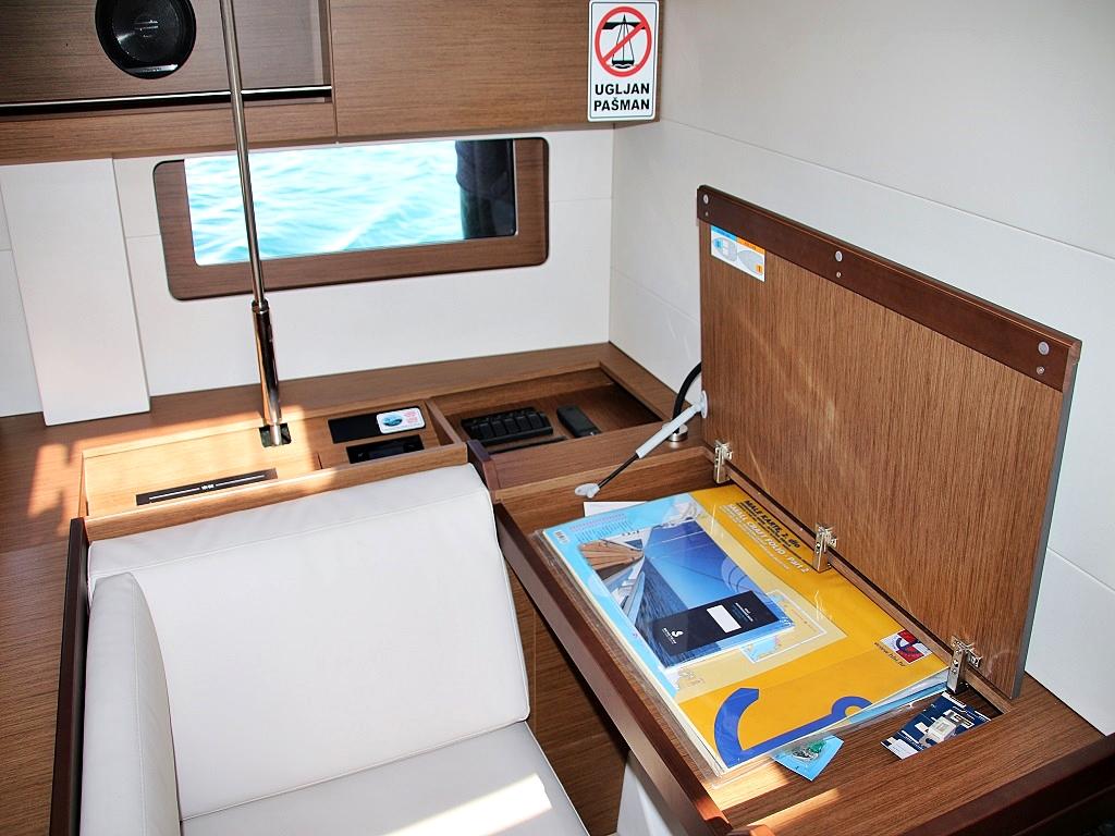 Oceanis 51.1 - 5 + 1 cab., picture 11