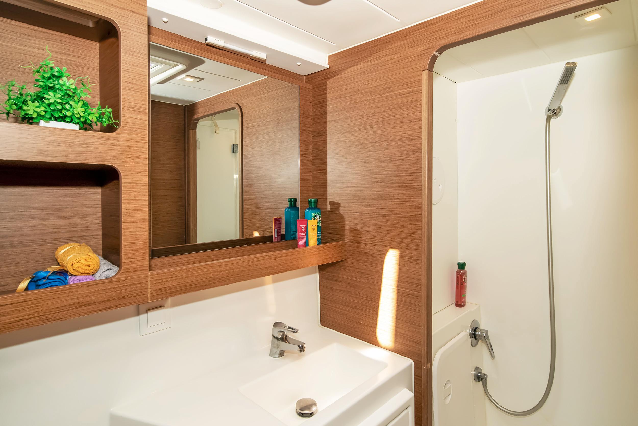 Lagoon 42 - 4 + 2 cab., picture 21