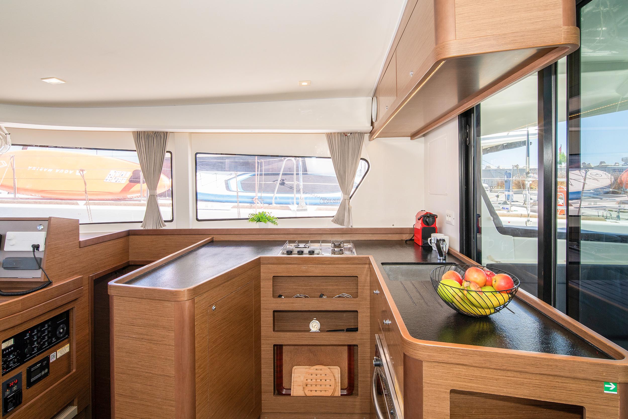 Lagoon 42 - 4 + 2 cab., picture 17