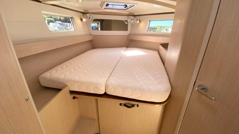 Oceanis 41.1, picture 13