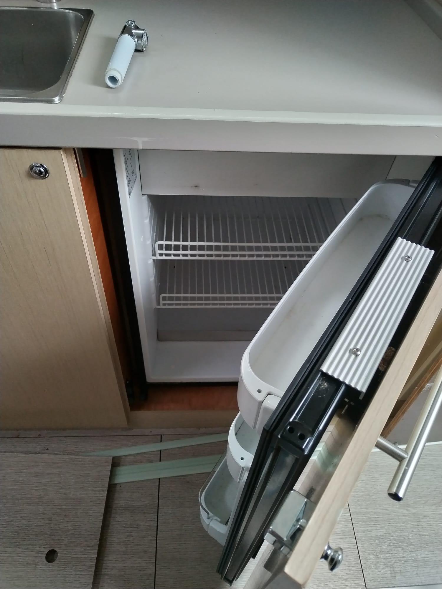 Oceanis 38.1, picture 13