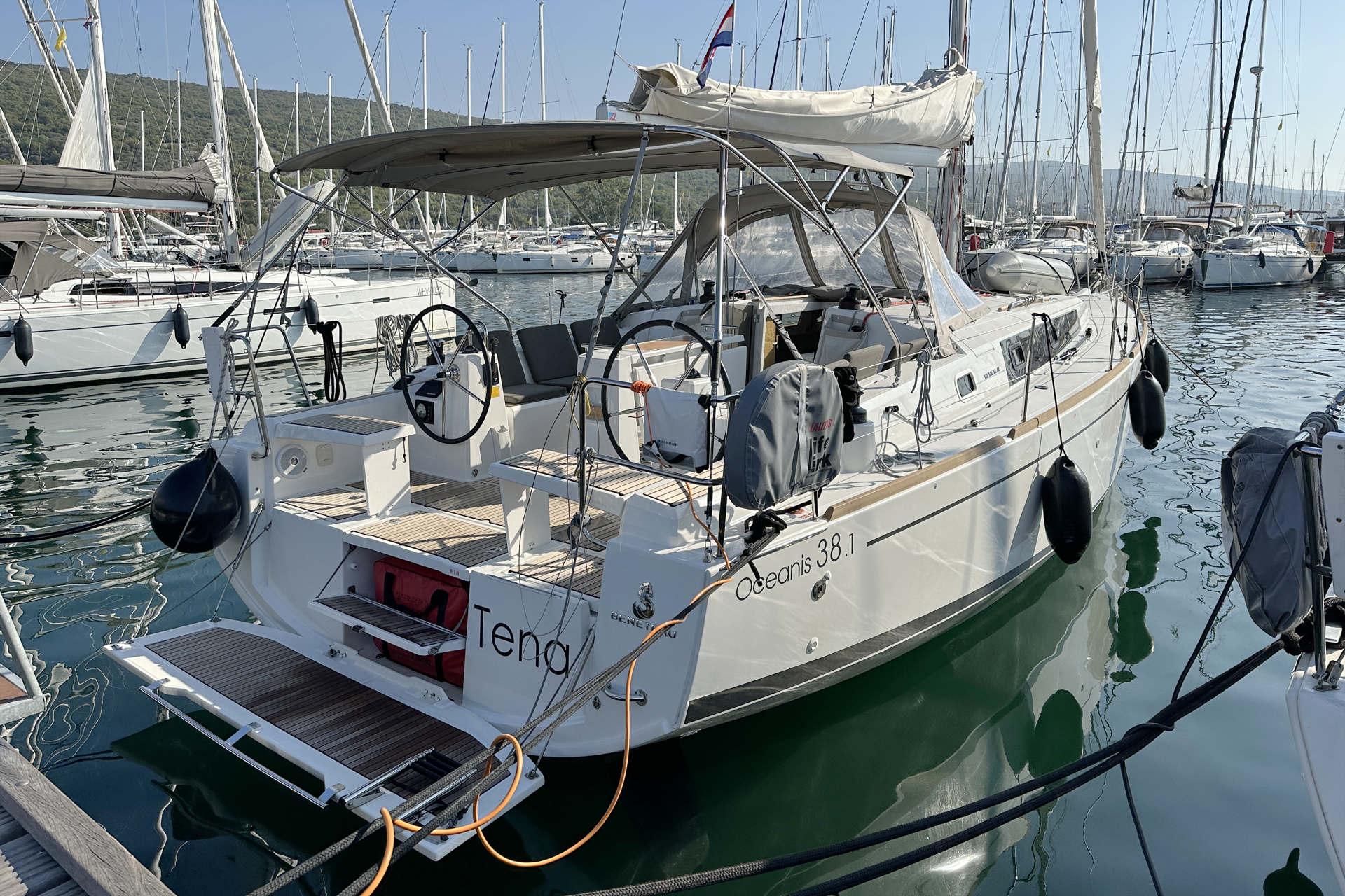 Oceanis 38.1, picture 7