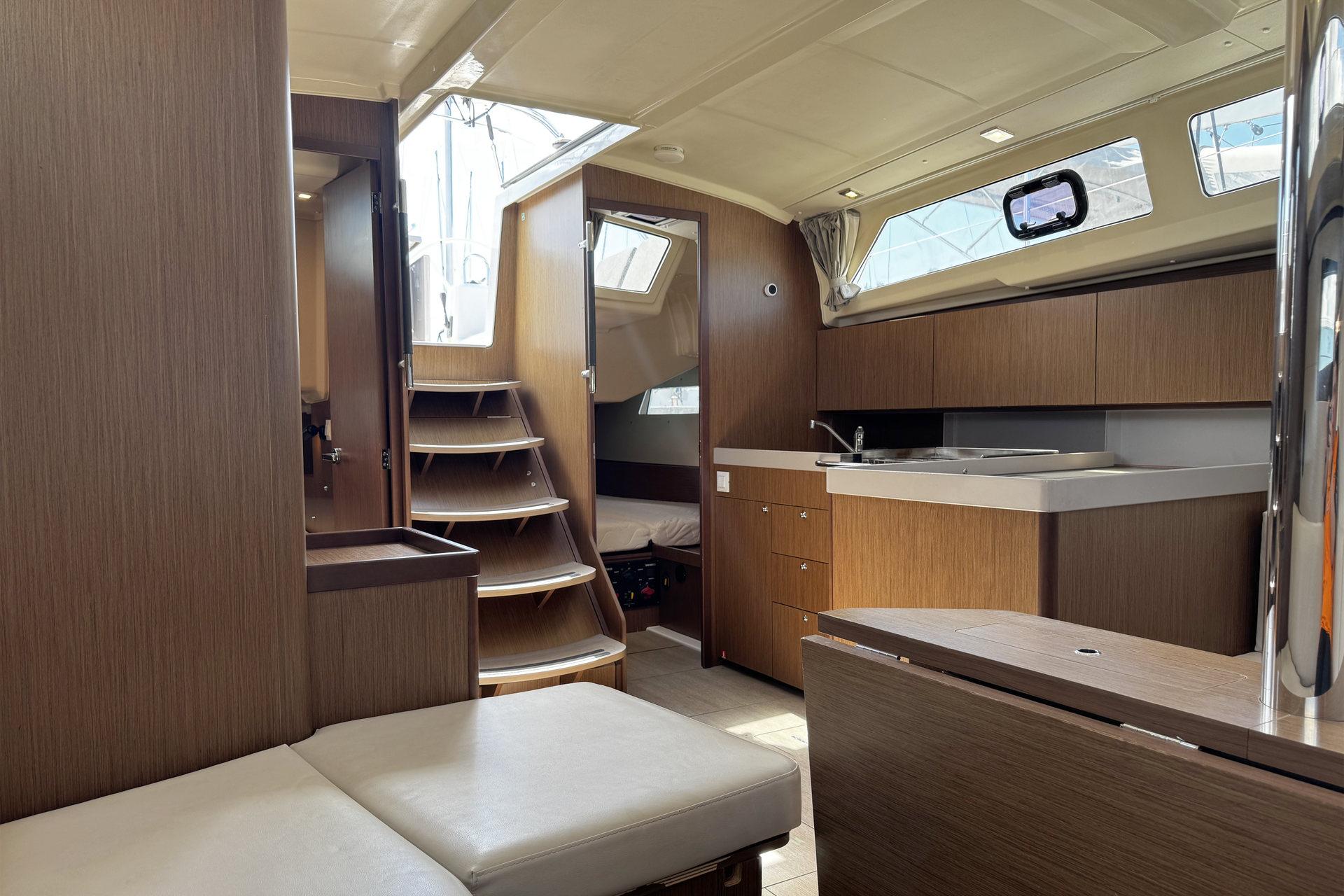 Oceanis 41.1, picture 18