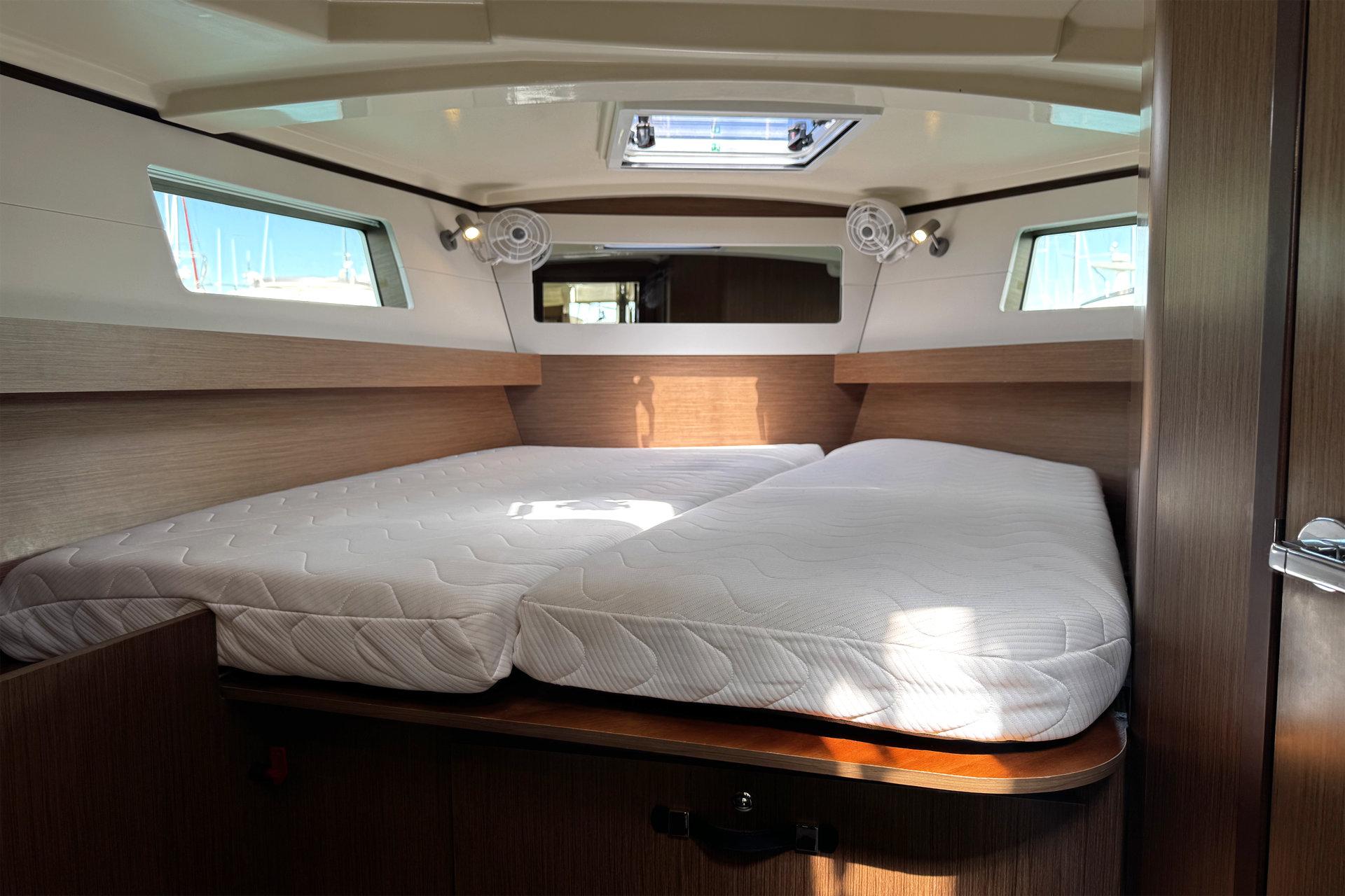 Oceanis 41.1, picture 21