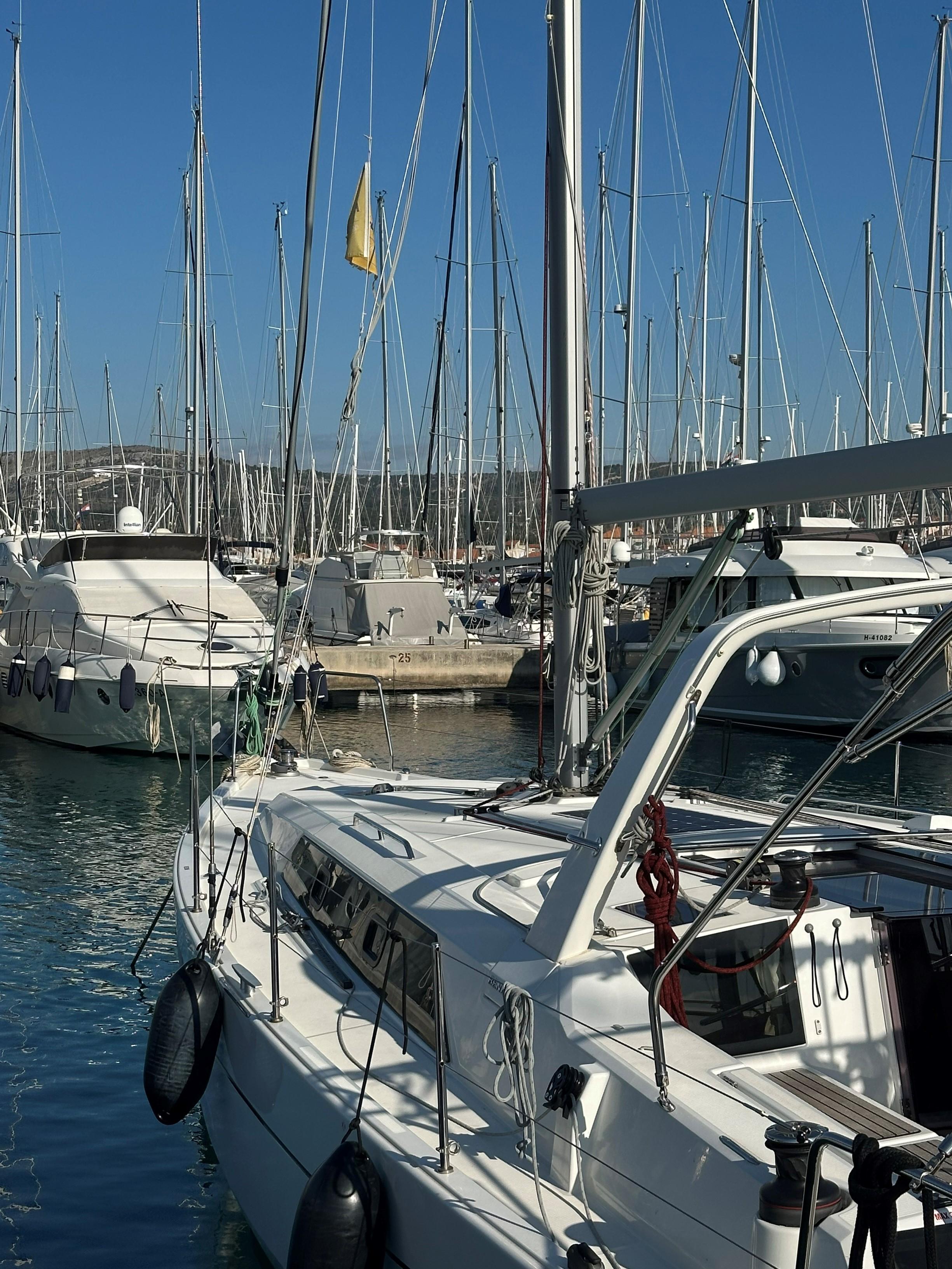 Oceanis 41.1, picture 15