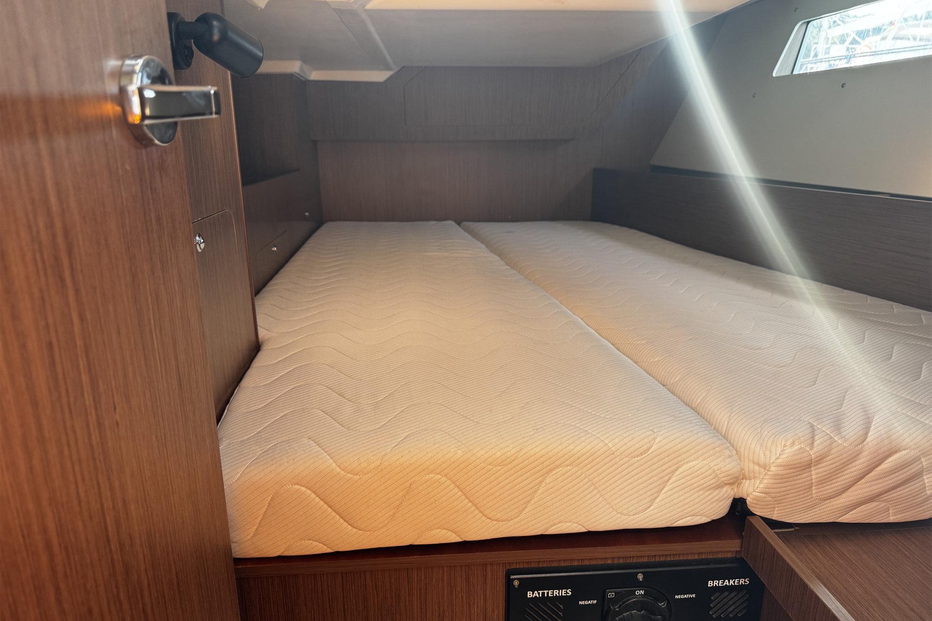 Oceanis 41.1, picture 23