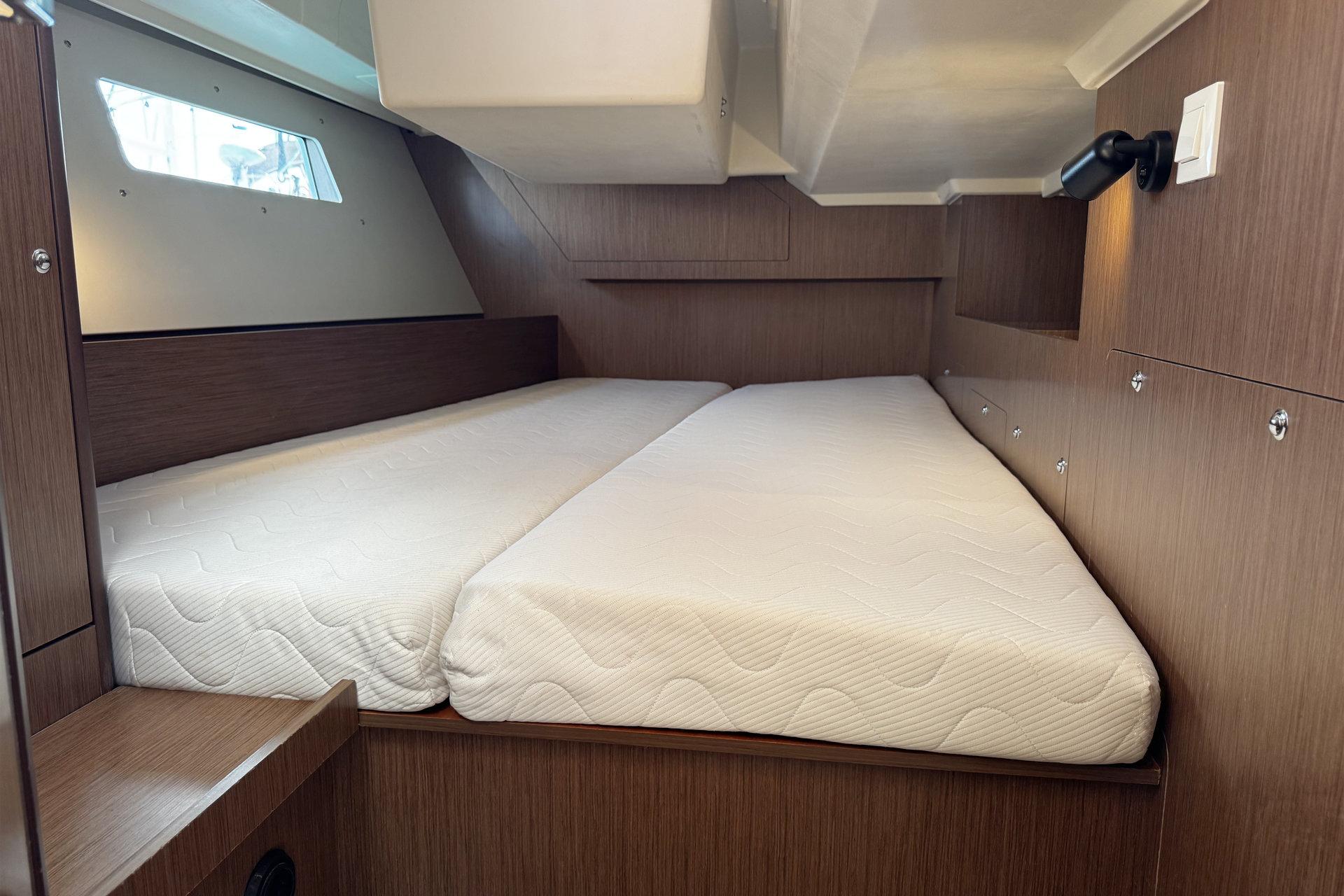 Oceanis 41.1, picture 22