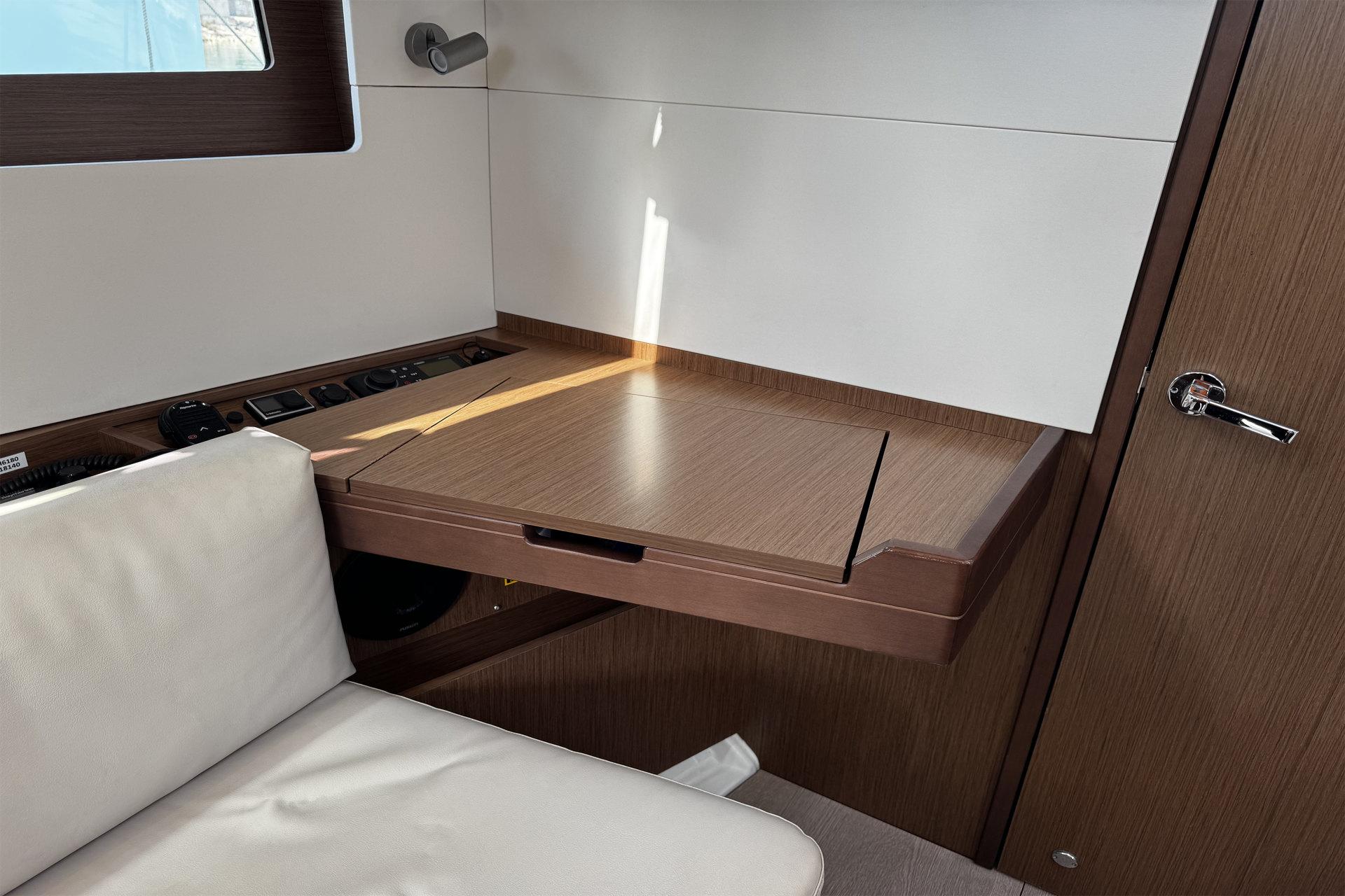 Oceanis 41.1, picture 19