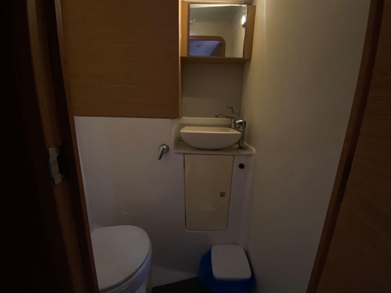 Dufour 520 GL, picture 12