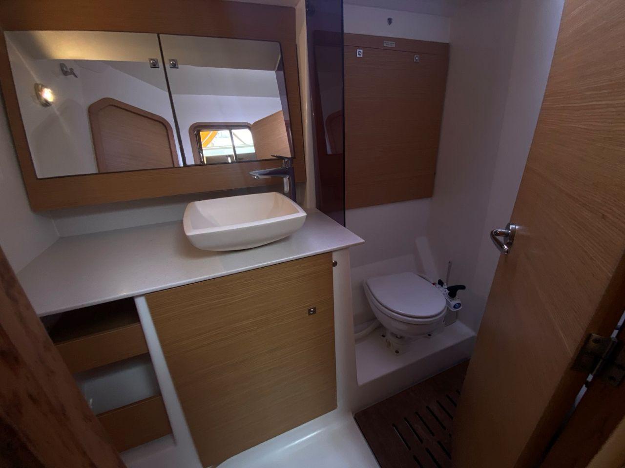 Dufour 520 GL, picture 13