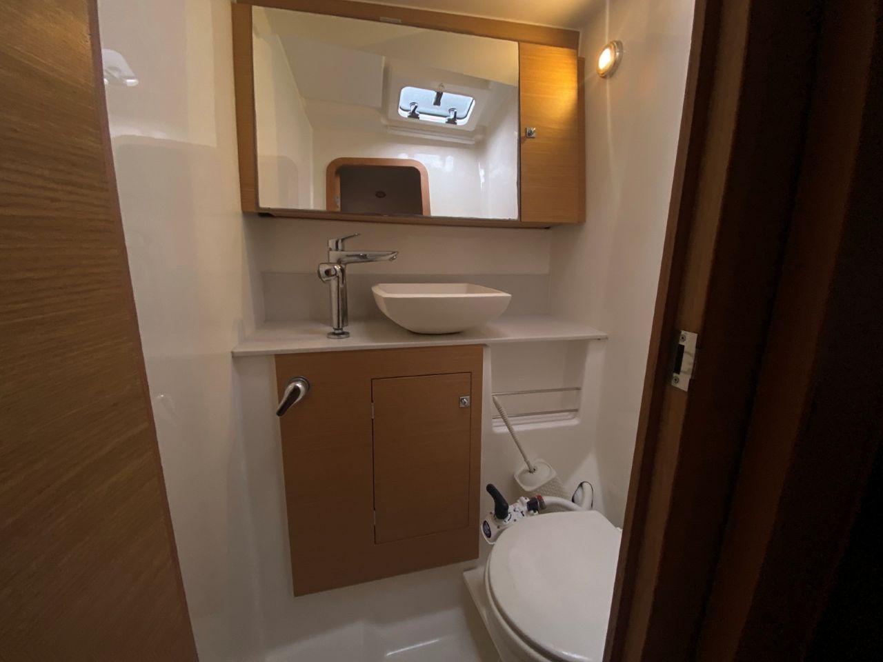 Dufour 520 GL, picture 14