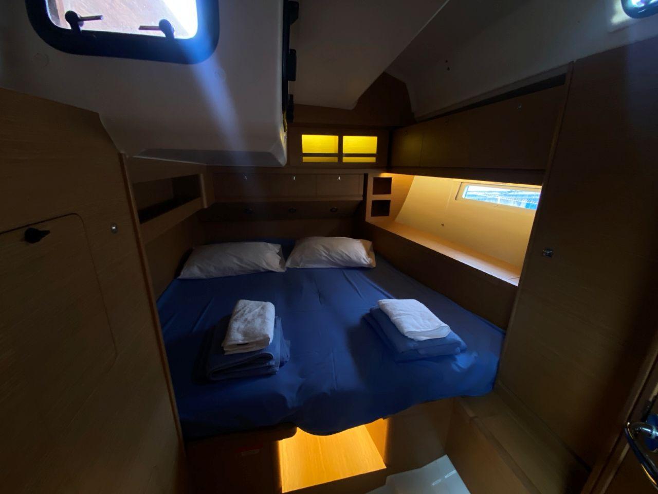 Dufour 520 GL, picture 10