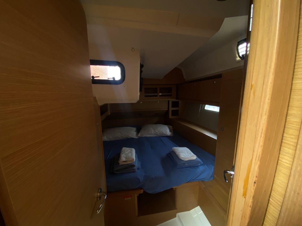 Dufour 520 GL, picture 7