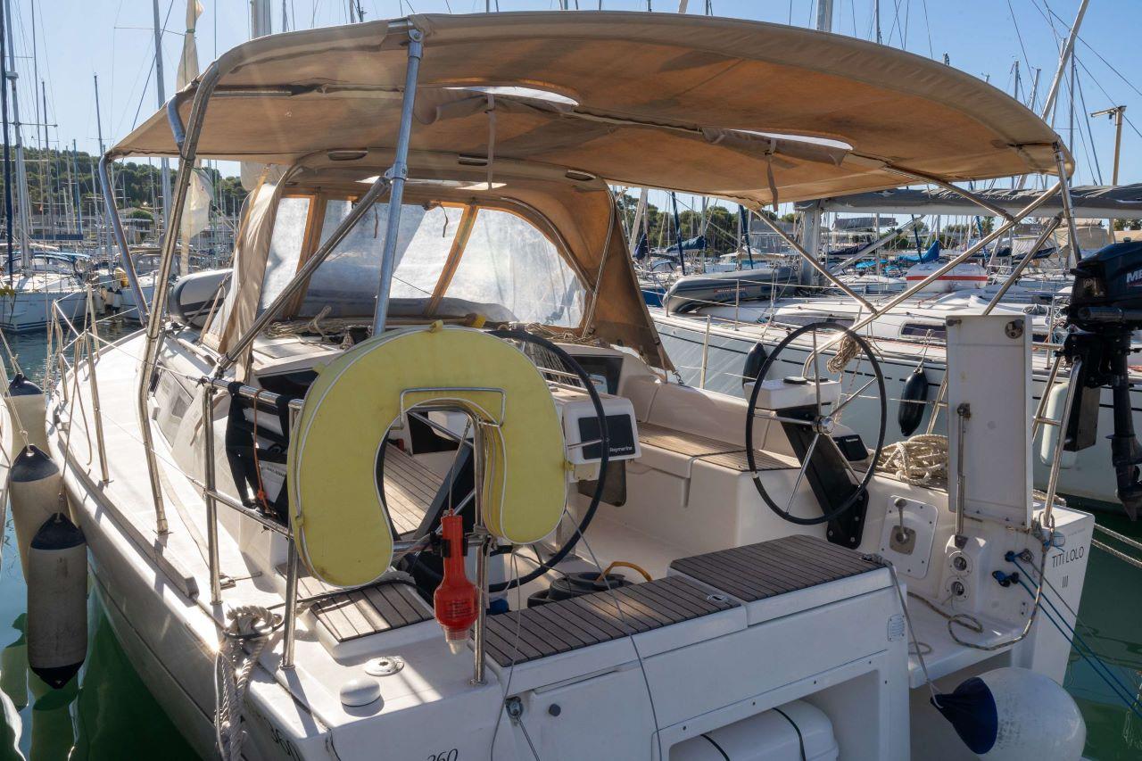 Dufour 360 Liberty, picture 4