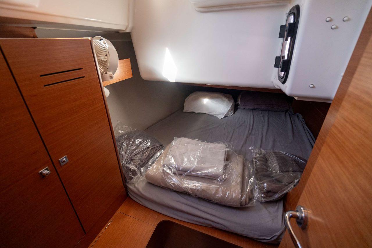 Dufour 360 Liberty, picture 9