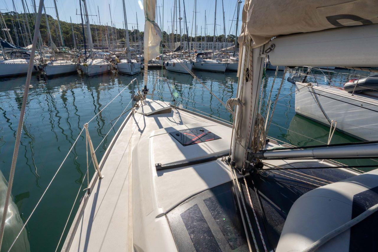 Dufour 360 Liberty, picture 6