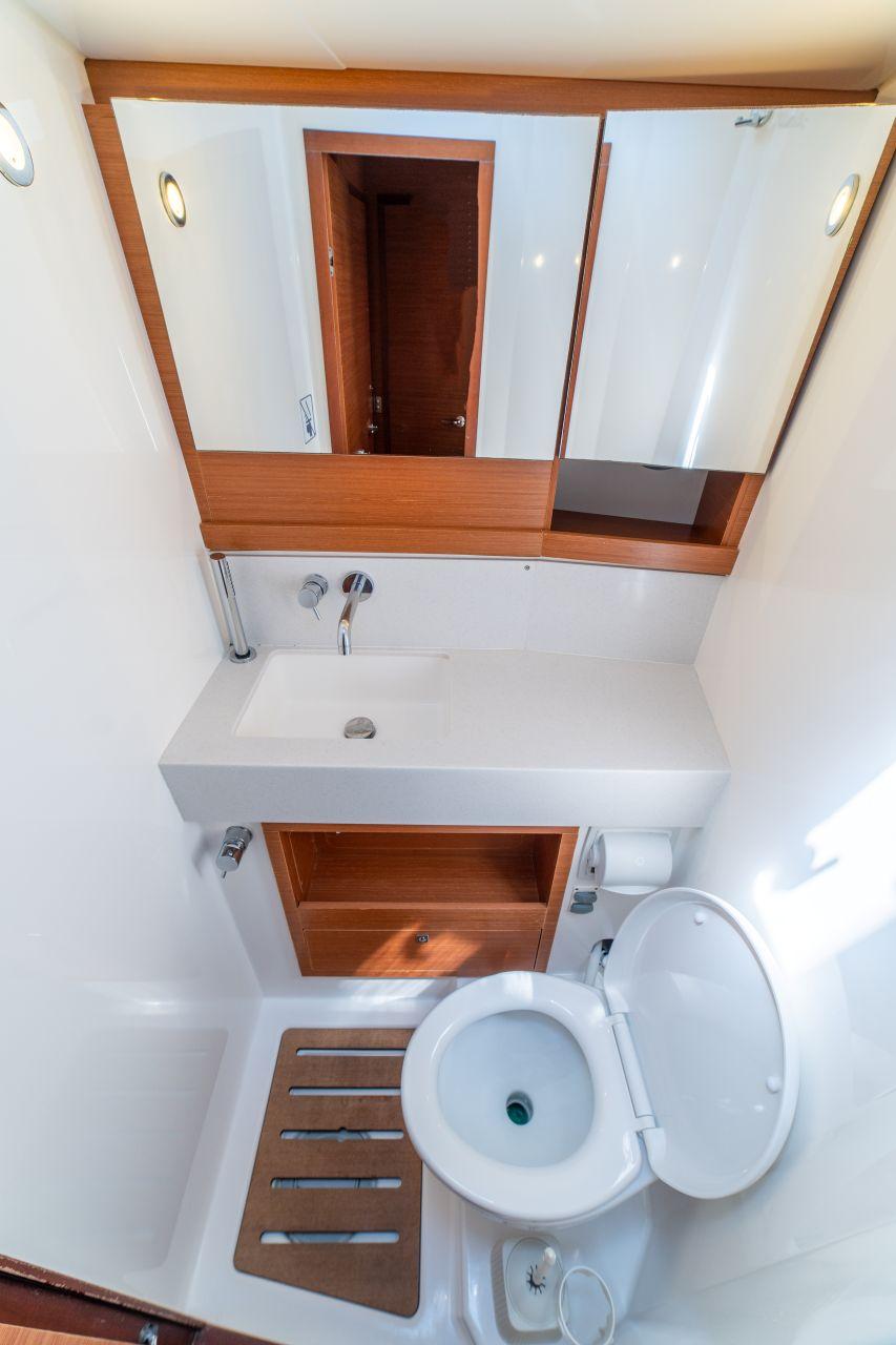 Dufour 530, picture 11