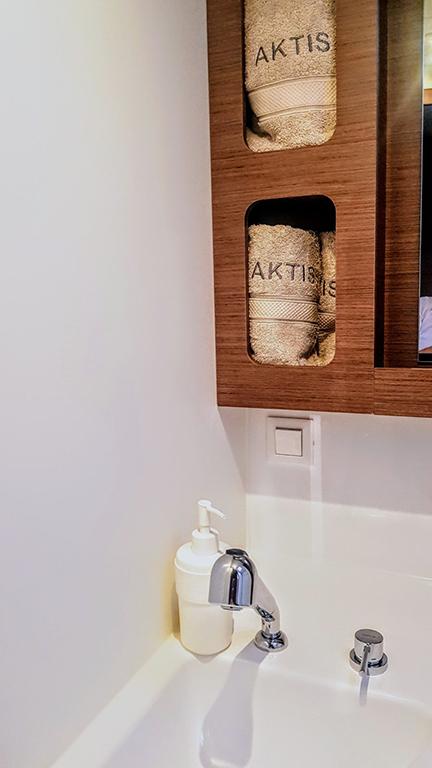 Lagoon 42 - 4 + 2 cab., picture 21