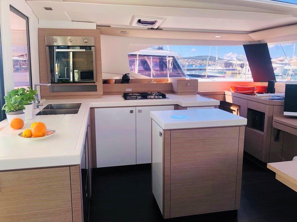 Fountaine Pajot Saona 47 Quintet - 5 + 1 cab., picture 15