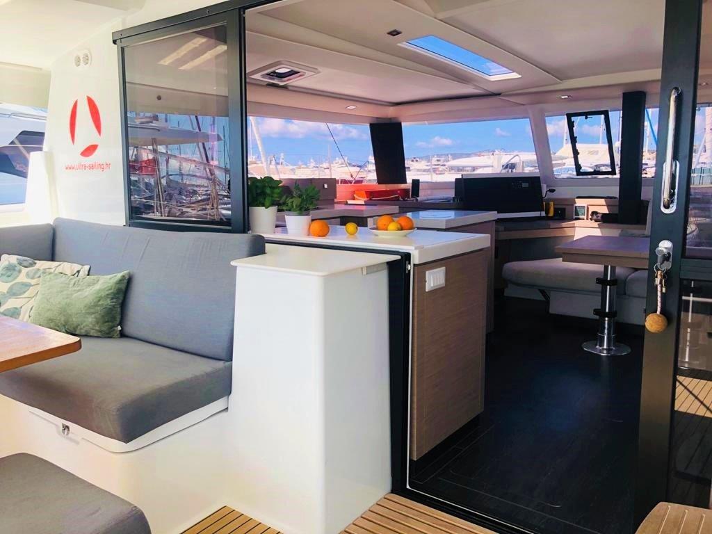 Fountaine Pajot Saona 47 Quintet - 5 + 1 cab., picture 8