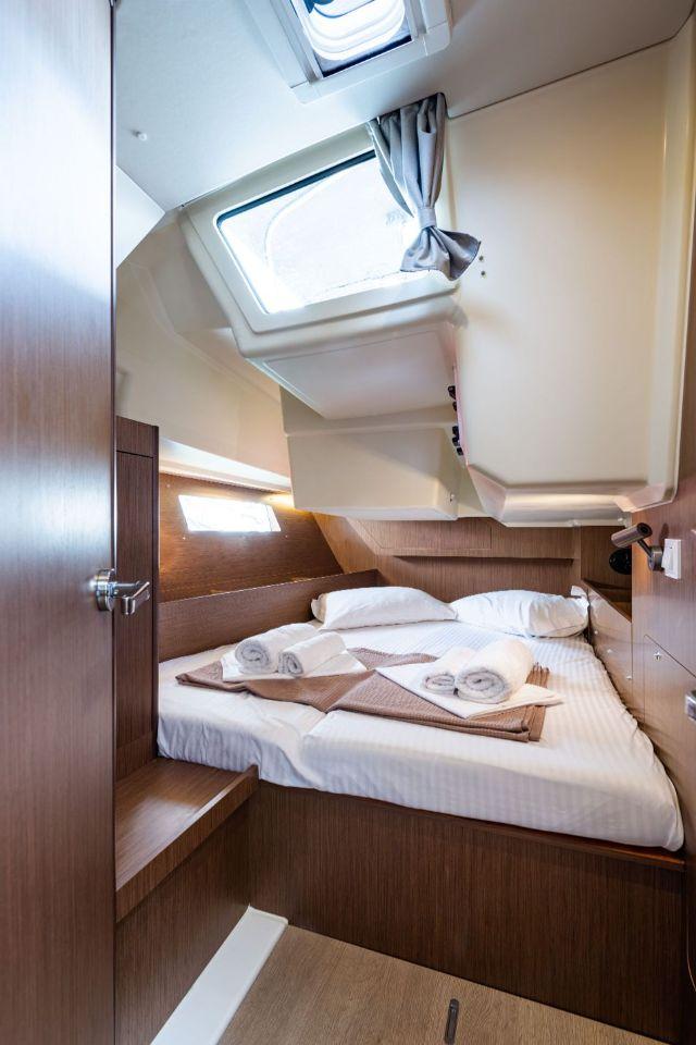 Oceanis 41.1, picture 16