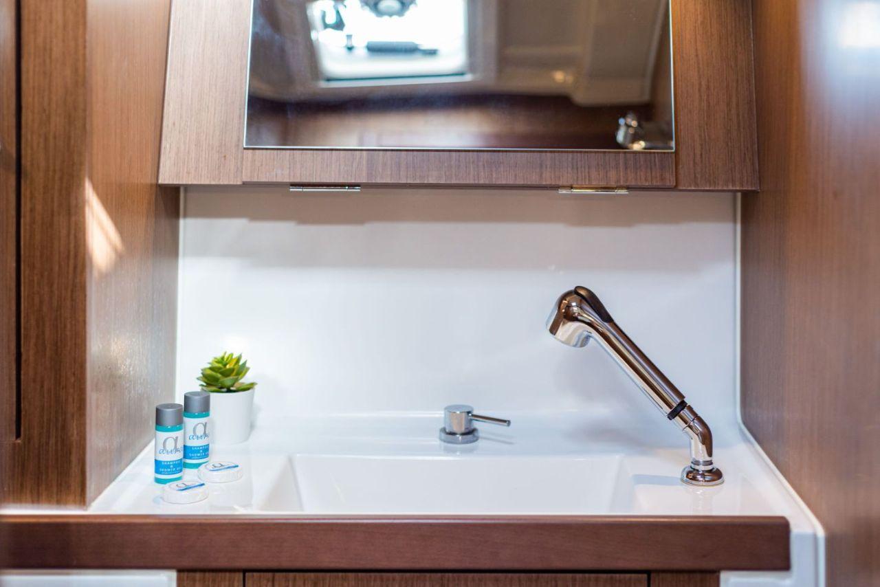 Oceanis 41.1, picture 24