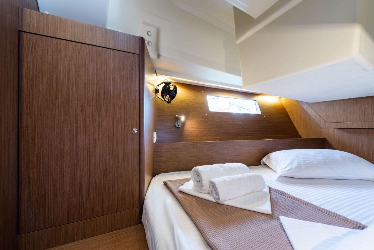 Oceanis 41.1, picture 19