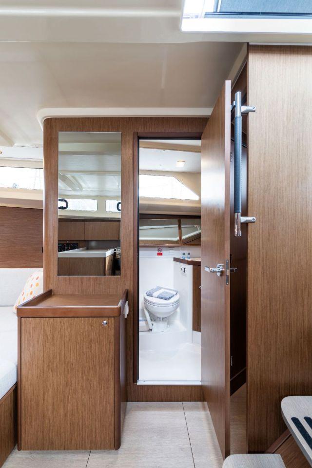 Oceanis 41.1, picture 12