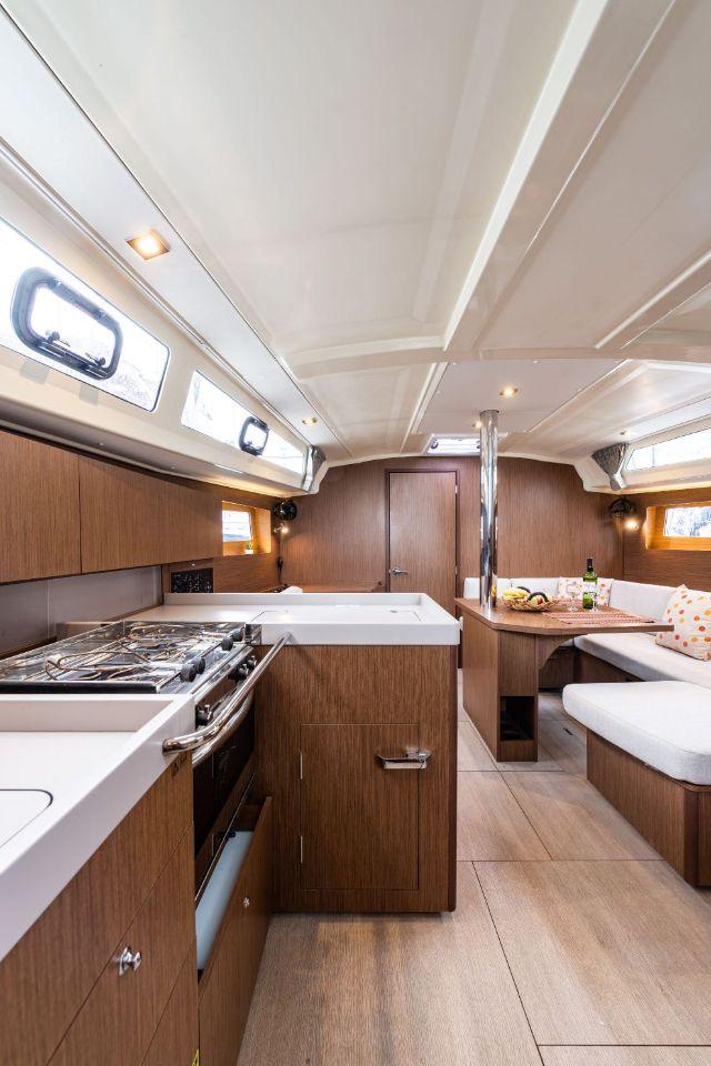 Oceanis 41.1, picture 9