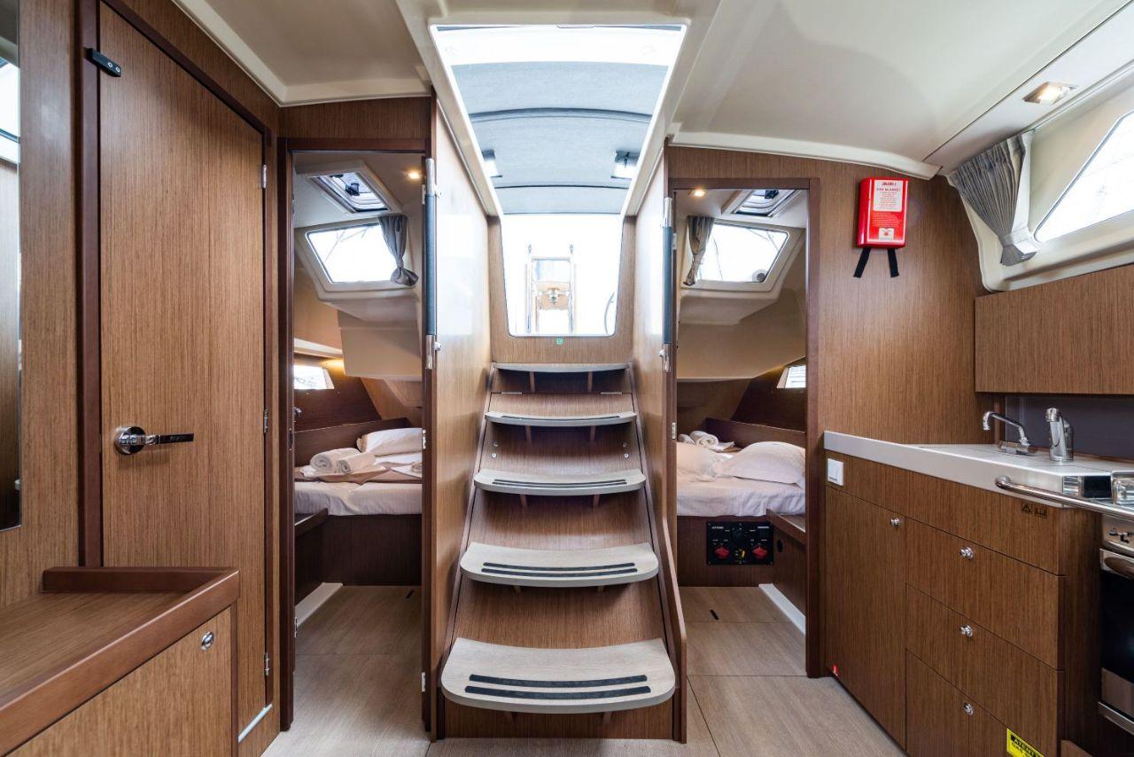 Oceanis 41.1, picture 13