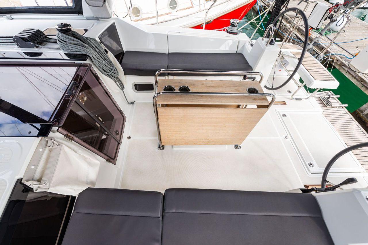 Oceanis 41.1, picture 3