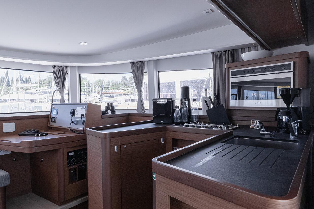 Lagoon 42 - 4 + 2 cab., picture 14