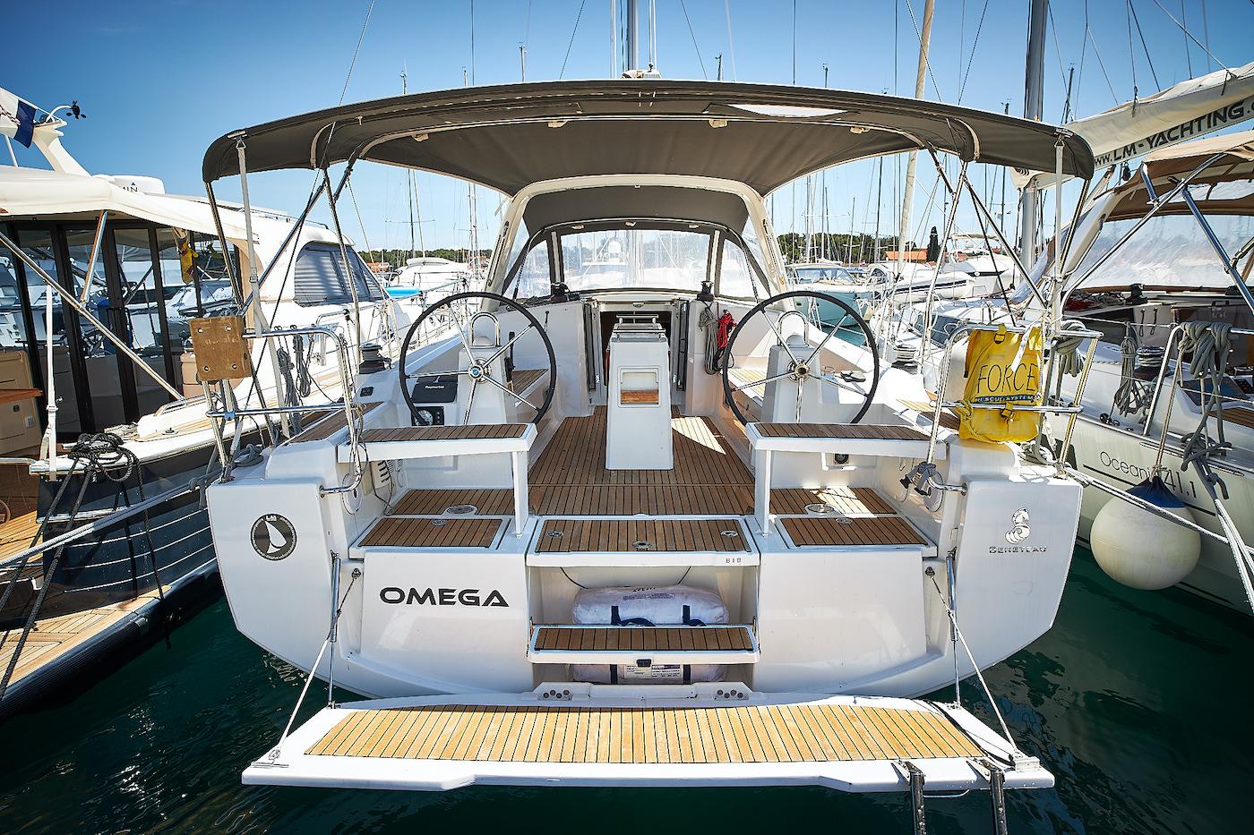 Oceanis 38 - 3 cab., picture 1