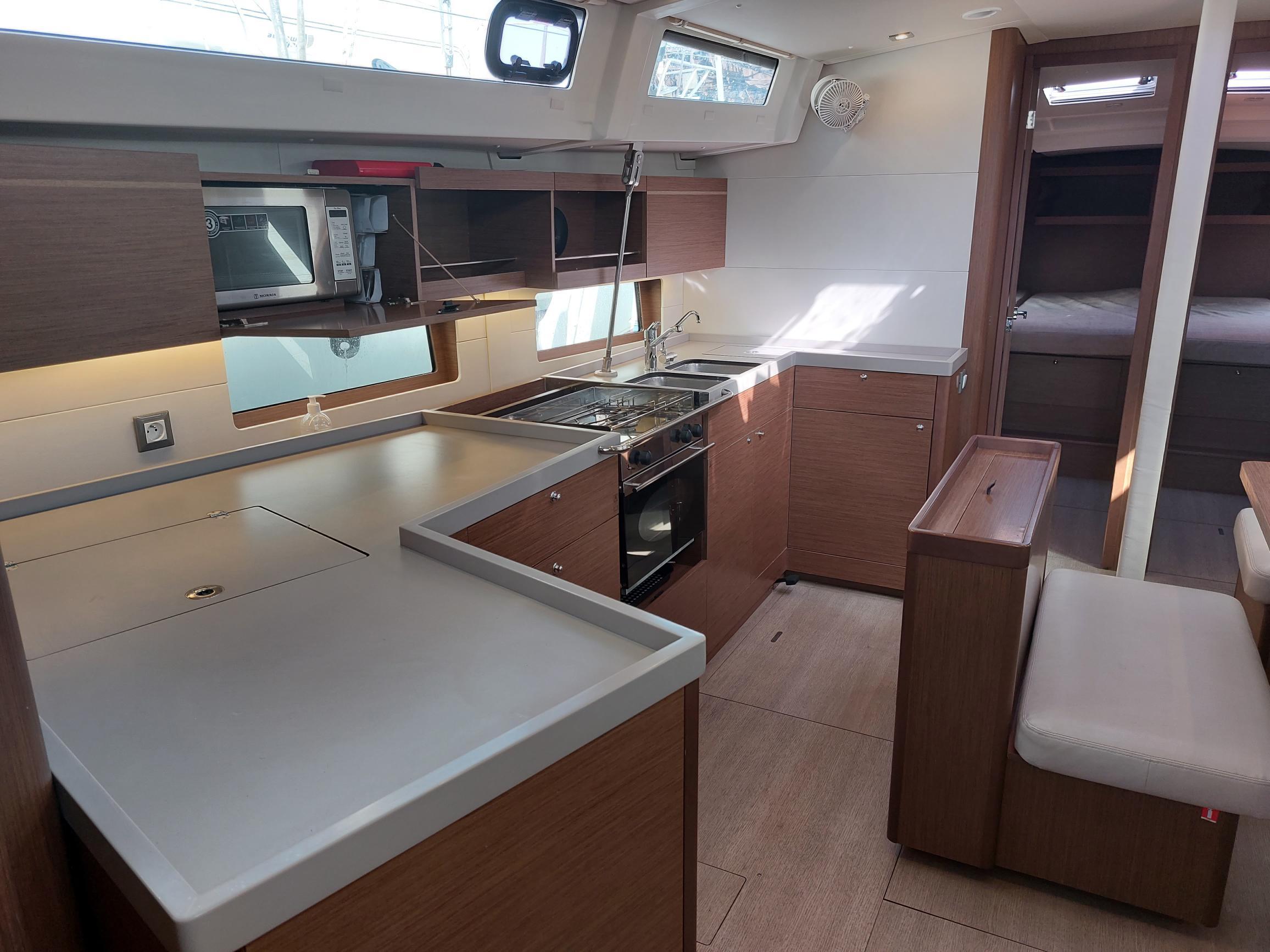 Oceanis 46.1, picture 13