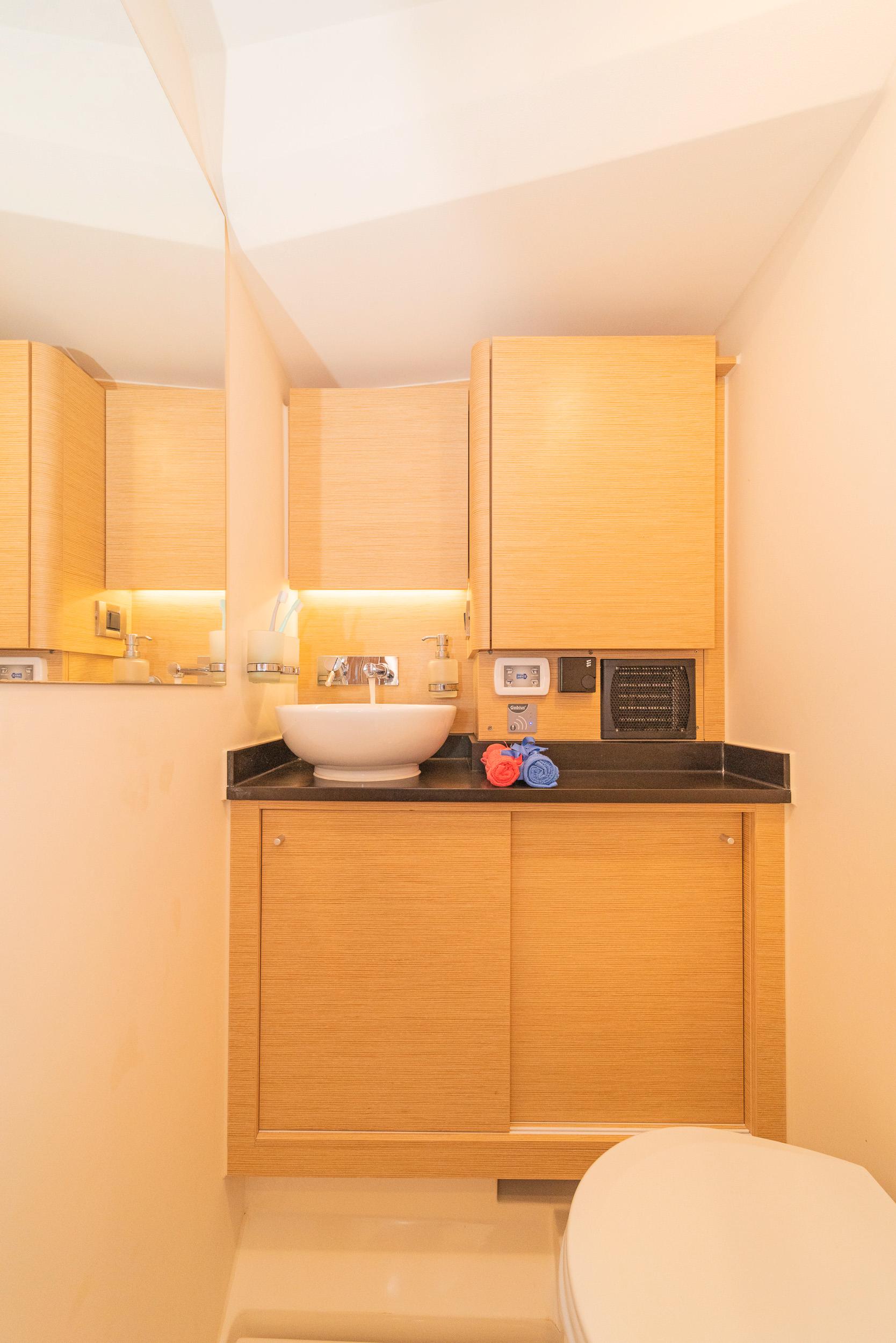 Hanse 588 - 3 + 1 cab., picture 10